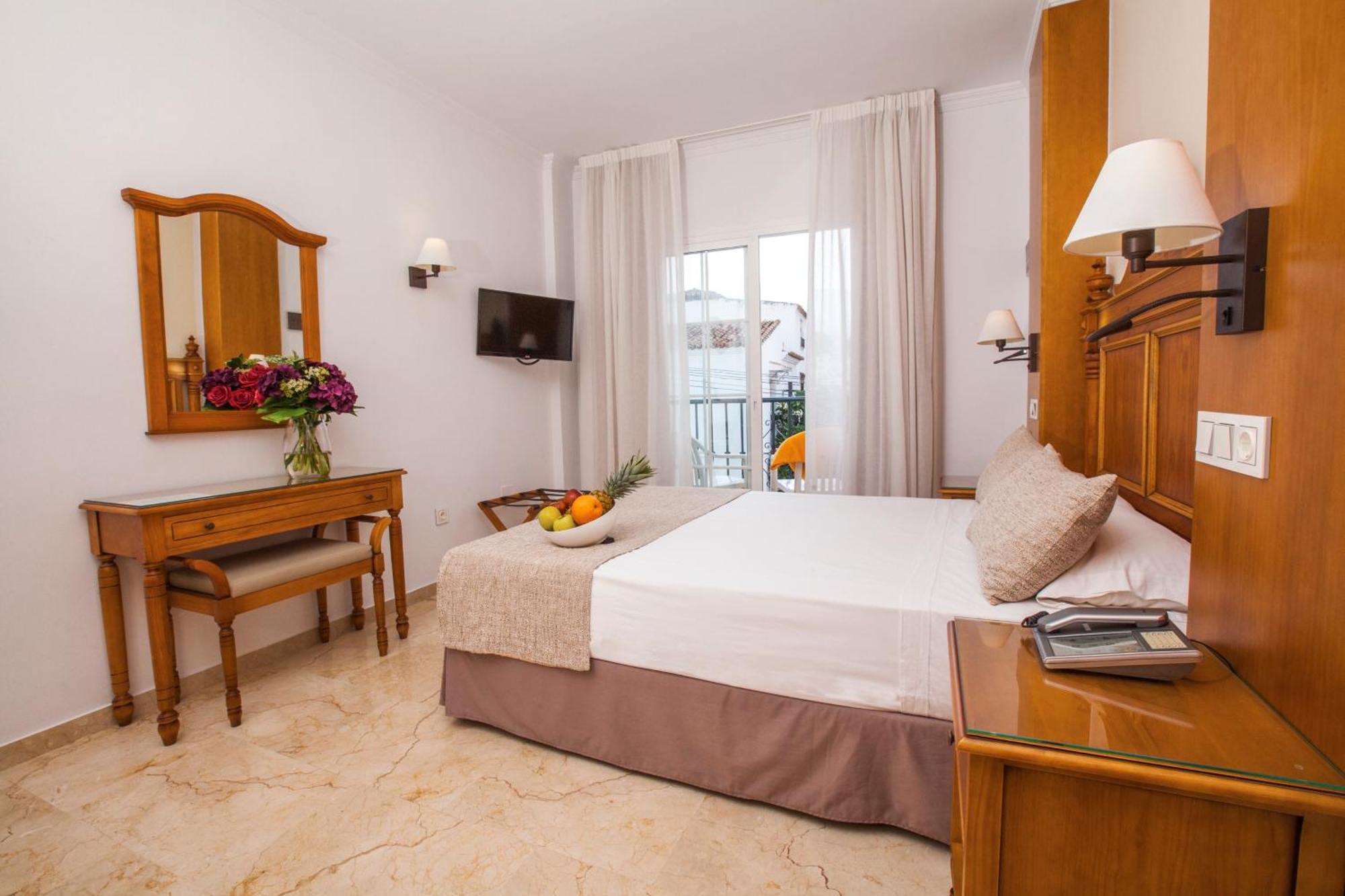 Hotel Villa Flamenca Nerja Luaran gambar